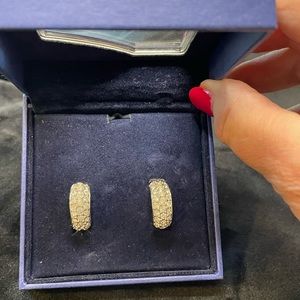 Swarovski Crystal Earrings. SN
